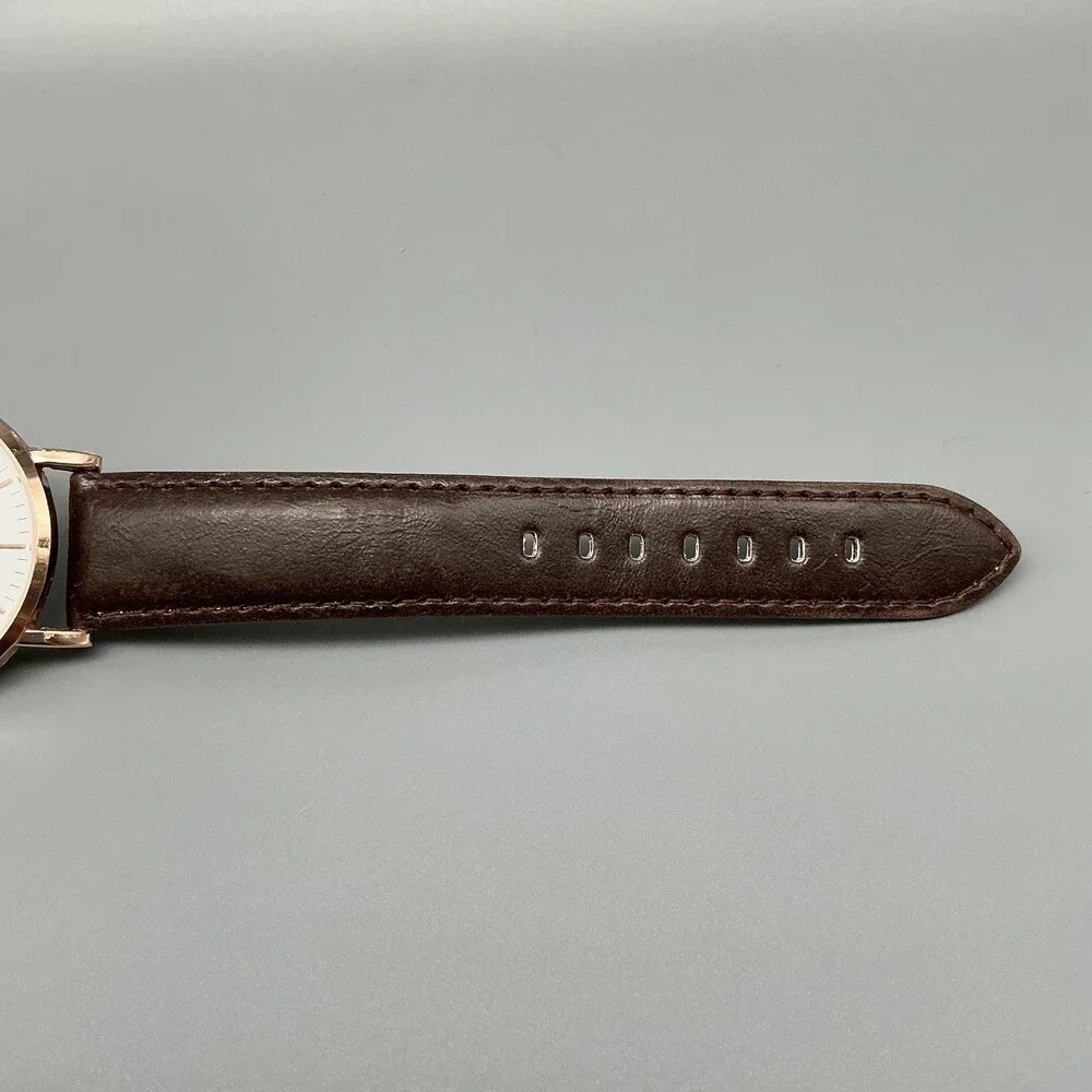 Daniel Wellington Classic Mens Watch 40mm Rose Gold Tone Leather New Battery